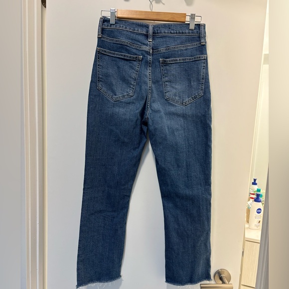 GAP Kickfit high-rise cropped jeans with raw hem - Picture 3 of 3